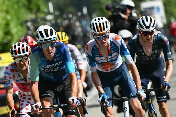  Ascension du Col de la Colmiane lors de la 20e étape du Tour de France entre Nice et le Col de la Couillole le 20 juillet 2024. (MARCO BERTORELLO/AFP via Getty Images)