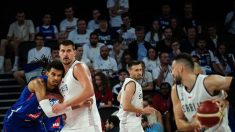 Basket : les Bleus de Wemby battus par la Serbie de Jokic