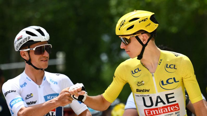 Remco Evenepoel et Tadej Pogacar sont venus sur le Tour de France pour s'amuser, et ils se sont bien trouvés: même génération, même talent sur le vélo et même aisance en public, les deux feux follets semblent prendre plaisir à courir ensemble. (Photo : MARCO BERTORELLO/AFP via Getty Images)