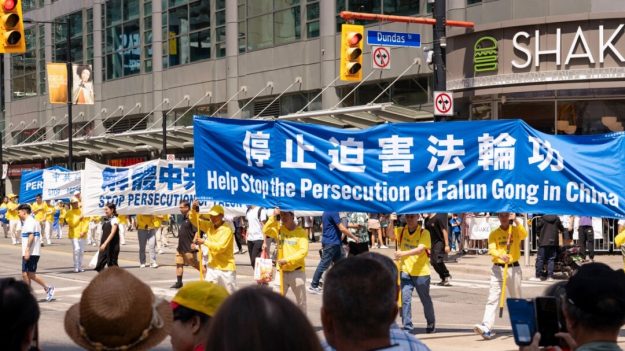En Chine, les pratiquants de Falun Gong sont condamnés à des peines de prison deux fois plus lourdes que la moyenne, selon une étude