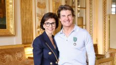 Tom Cruise reçoit de Rachida Dati le titre de Chevalier des Arts et des Lettres