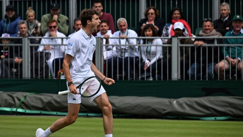 Ugo Humbert, Arthur Fils et Giovanni Mpetshi Perricard poursuivent leur aventure à Wimbledon en huitièmes de finale. (Photo : GLYN KIRK/AFP via Getty Images)