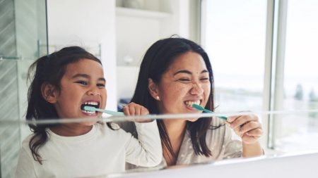 Prévenir naturellement les caries et les bactéries qui les causent