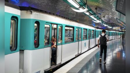 « Des chants, des rires d’enfants » : les Parisiens satisfaits du métro pendant les JO