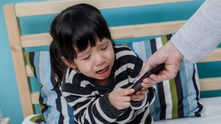 L’utilisation de tablettes alimente la colère et les crises de colère chez les jeunes enfants, selon une étude