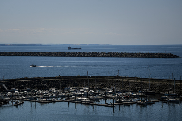 L'épicentre est situé en mer, à environ 60 km à l'ouest de la ville portuaire de Sines (photo) au Portugal. (Photo PATRICIA DE MELO MOREIRA/AFP via Getty Images)