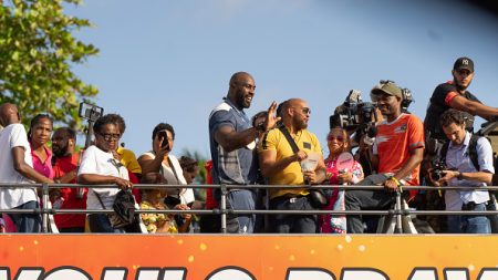 Teddy Riner a été accueilli en superstar dans sa Guadeloupe natale