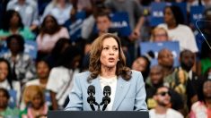 Kamala Harris obtient suffisamment de voix pour devenir la candidate démocrate à la présidence