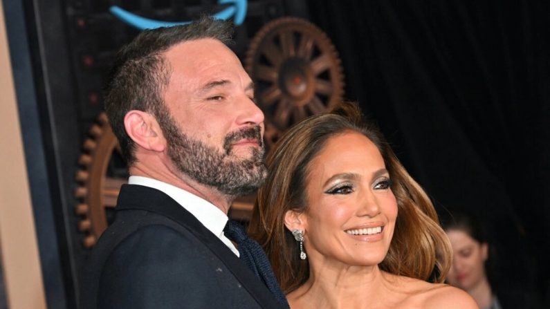 L'actrice Jennifer Lopez et l'acteur Ben Affleck assistent à l'émission "This is Me... Now : A Love Story" d'Amazon au Dolby Theatre à Hollywood le 13 février 2024. (Robyn Beck/AFP via Getty Images)