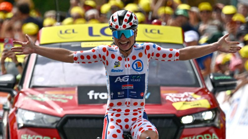 Justine Ghekiere a remporté la 7e et avant-dernière étape du Tour de France féminin, en s'imposant en solitaire au sommet de la montée du Chenaillon au Grand-Bornand devant la Française Maeva Squiban et la Néerlandaise Demi Vollering, samedi. (Photo : JULIEN DE ROSA/AFP via Getty Images)