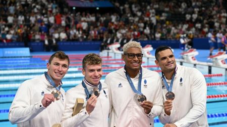 Léon Marchand : une médaille « en famille, entre potes, un truc de dingue »