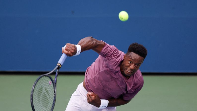 Gaël Monfils et le n°1 français Ugo Humbert ont assuré au premier tour de l'US Open de tennis lundi à New York, où Clara Burel a brillé sur le prestigieux court Arthur Ashe. (Photo : KENA BETANCUR/AFP via Getty Images)