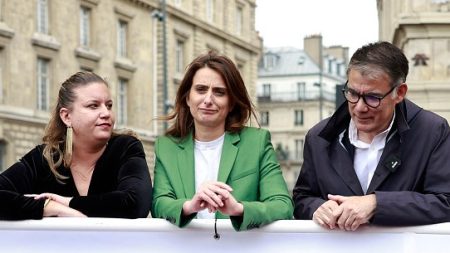 Retraites, censure, destitution: quand la gauche compte sur les voix du RN, sans le dire