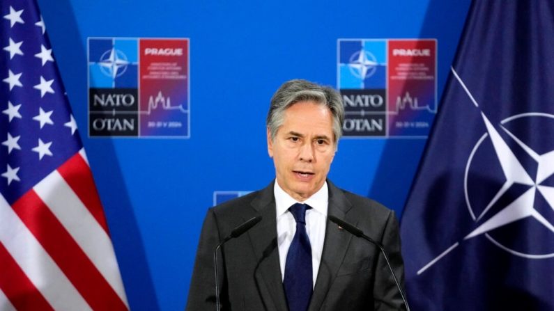 Le secrétaire d'État américain Antony Blinken lors d'une conférence de presse après une réunion des ministres des Affaires étrangères de l'OTAN au palais Czernin, à Prague, en République tchèque, le 31 mai 2024. (Peter David Josek/Pool/AFP via Getty Images)