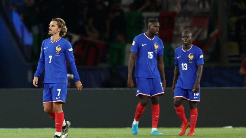 L'équipe de France n'a pas du tout rassuré sur son état en concédant une défaite très inquiétante en Ligue des nations face à l'Italie (3-1) qui la plonge en plein marasme, vendredi au Parc des Princes. (Photo : FRANCK FIFE/AFP via Getty Images)