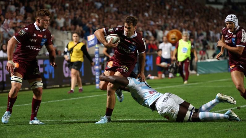 Un festin de jeu avec treize essais au total a conclu samedi soir le choc du Top 14 qui a vu Bordeaux-Bègles s'offrir le Racing 92 (52-34), bonus offensif conservé. (Photo : ROMAIN PERROCHEAU/AFP via Getty Images)