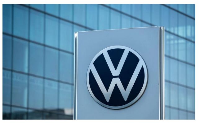 Volkswagen envisage la fermeture de ses usines historiques en Allemagne sous la pression de la concurrence des voitures électriques chinoises