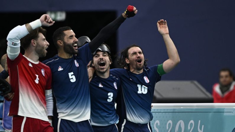 "On a écrit l'histoire", a affirmé le capitaine de l'équipe de France de cécifoot Frédéric Villeroux après la médaille d'or décrochée aux Jeux paralympiques en battant l'Argentine samedi soir, au terme d'un match impressionnant de sa part. (Photo : JULIEN DE ROSA/AFP via Getty Images)