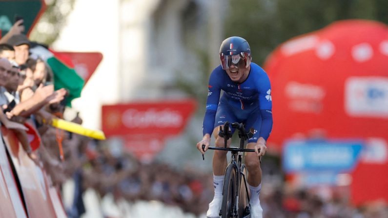 David Gaudu, arrivé sans repères sur le Tour d'Espagne dont il a finalement pris la sixième place finale aurait "signé à deux mains" pour ce résultat, a-t-il expliqué au micro d'Eurosport dimanche. (Photo : OSCAR DEL POZO/AFP via Getty Images)