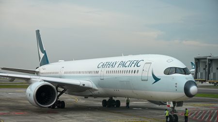 Un couple interdit de vol par la compagnie Cathay Pacific, après une dispute avec une passagère