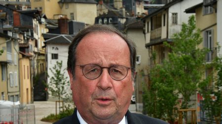 François Hollande se replace dans le jeu pour l’élection présidentielle