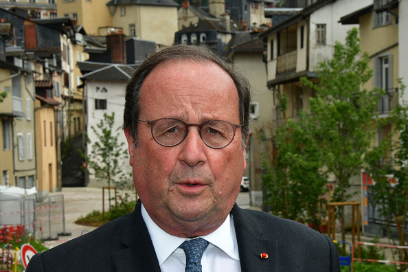 L'ancien président français et membre du Parti socialiste (PS) François Hollande, le 15 juin 2024.  (Photo  PASCAL LACHENAUD/AFP via Getty Images)
