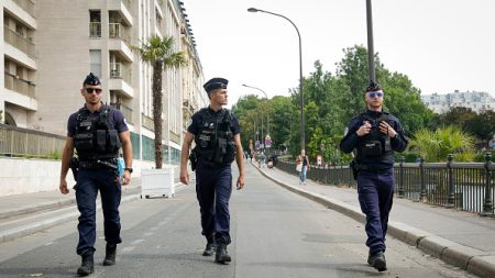 Paris : un homme et son conjoint agressés, quatre personnes en garde à vue