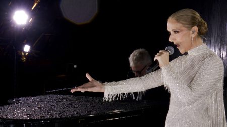 « Qu’il vente, qu’il neige, qu’il pleuve » : Céline Dion tenait à tout prix à chanter sur la tour Eiffel