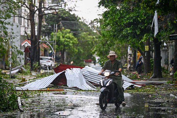 Le super typhon dévastateur Yagi s'abat sur le Vietnam