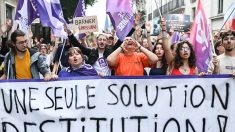 Mobilisation à Nantes contre le « coup de force de Macron »