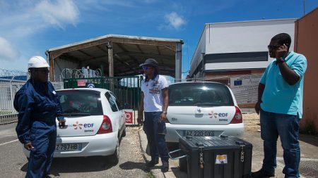 Grève des agents EDF en Guadeloupe : 46.000 foyers privés d’électricité