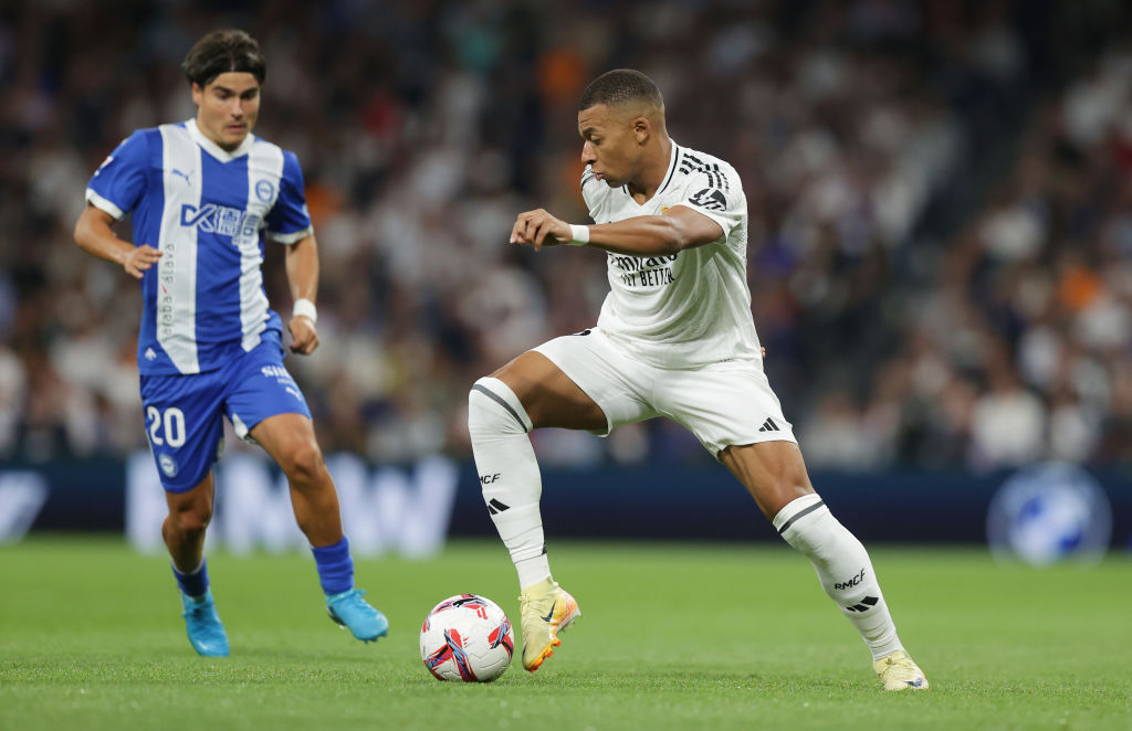 Le Real Madrid s'impose face à Alavés (3-2), Kylian Mbappé enchaîne