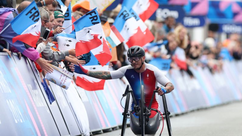 Le para-cycliste Loïc Vergnaud a terminé deuxième de la course en ligne H5 des Jeux de Paris-2024 jeudi à Clichy-sous-bois. (Photo : Michael Steele/Getty Images)