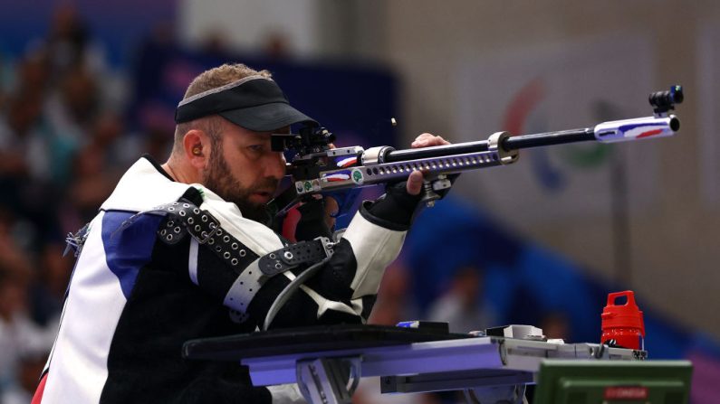 Jean-Louis Michaud a obtenu la médaille de bronze dans l'épreuve de 50 m carabine position couchée mixte SH1 des Paralympiques, jeudi à Châteauroux. (Photo : Dean Mouhtaropoulos/Getty Images)