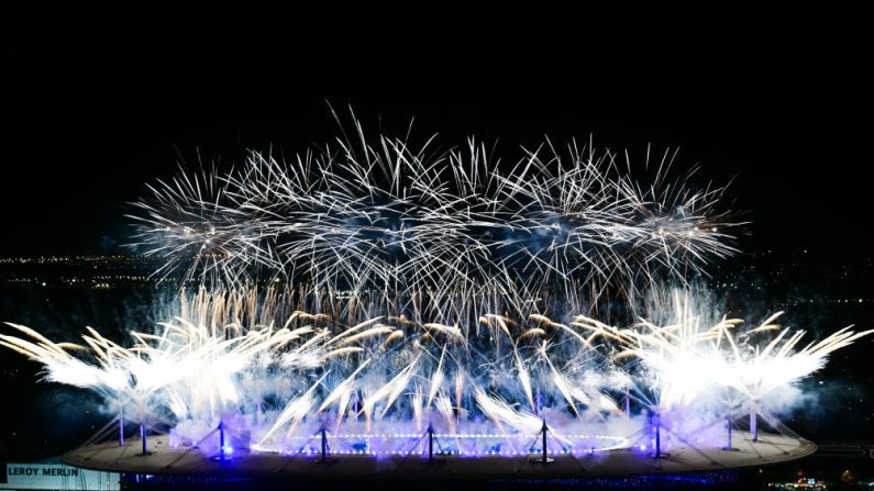 Avec une dernière "fête" aux sonorités électro au Stade de France, Paris referme définitivement ses premiers Jeux paralympiques dimanche. (Photo : MAURO PIMENTEL/AFP via Getty Images)