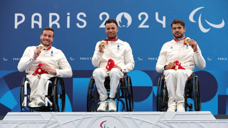 Le plus beau des métaux pour les Bleus du handbike, un premier titre inoubliable pour ceux du Cécifoot: les Français ont récolté neuf médailles de plus samedi, dont deux en or, à l'issue d'une soirée de folie au Stade de la Tour Eiffel. (Photo : Michael Steele/Getty Images)