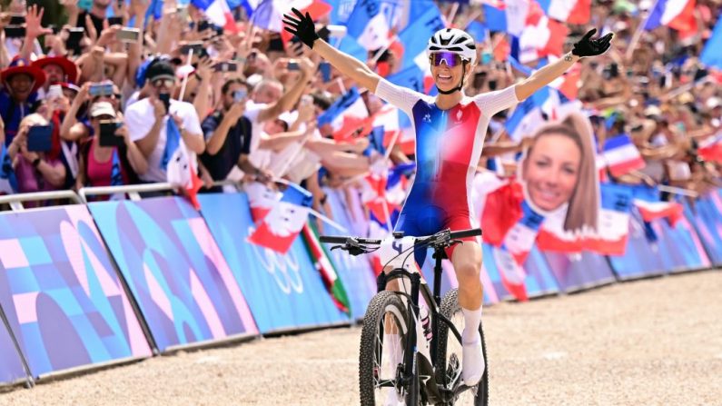 Le grand retour sur route de Pauline Ferrand-Prévot fait sensation aux Mondiaux de cyclisme à Zurich et offre un atout considérable à l'équipe de France. (Photo : LAURIE DIEFFEMBACQ/BELGA MAG/AFP via Getty Images)