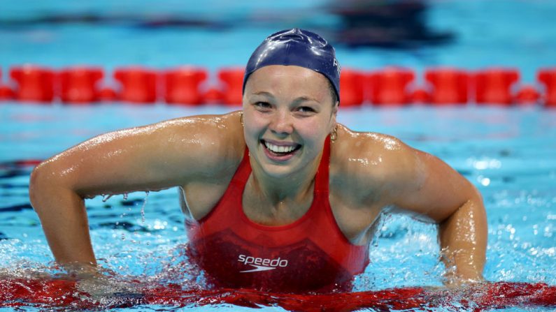 Emeline Pierre a décroché la médaille de bronze du 100 m dos S10 vendredi, cinq jours après son sacre sur 100 m nage libre, dans le bassin des Jeux paralympiques de Paris à La Défense Arena. (Photo : Adam Pretty/Getty Images)