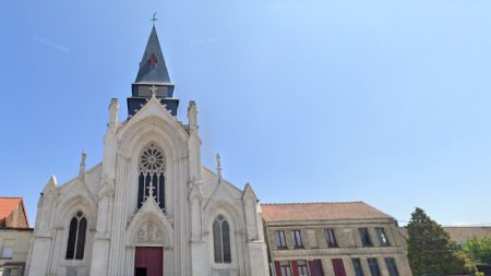 Incendie dans une église à Saint-Omer : un suspect arrêté accusé de « destruction de biens par moyen dangereux en raison de la religion »