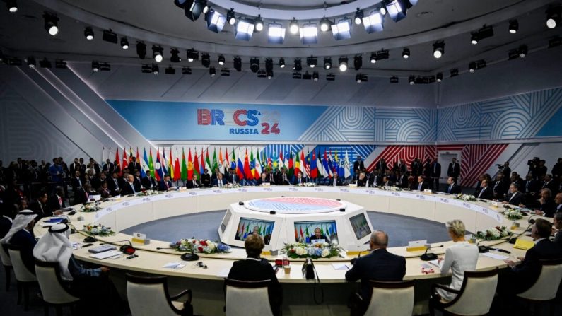 Le président russe Vladimir Poutine prononce un discours lors de la réunion au format élargi du sommet des BRICS à Kazan, le 23 octobre 2024. (Alexander Nemenov/Pool/AFP via Getty Images)