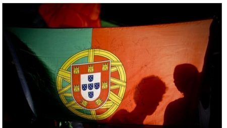 Le gouvernement portugais propose des réductions d’impôts de 100 % pour les moins de 35 ans afin de réduire l’émigration