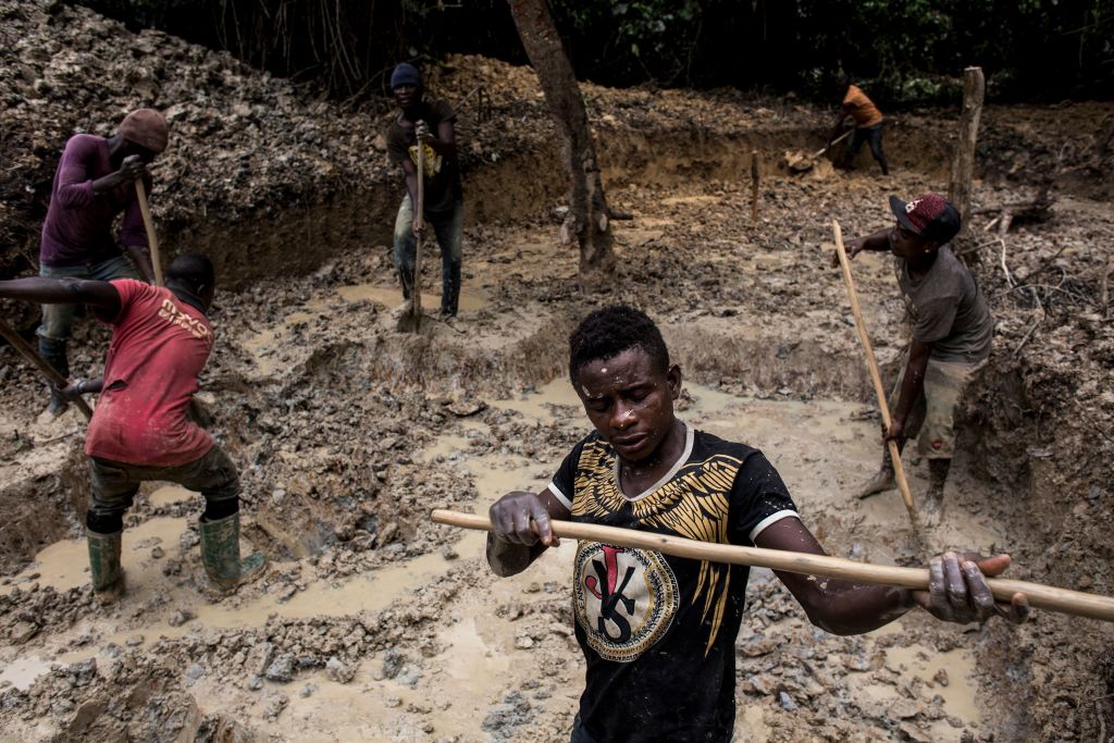 Mines d'or : les sociétés chinoises illégales d'extraction sont dans le collimateur de la RDC