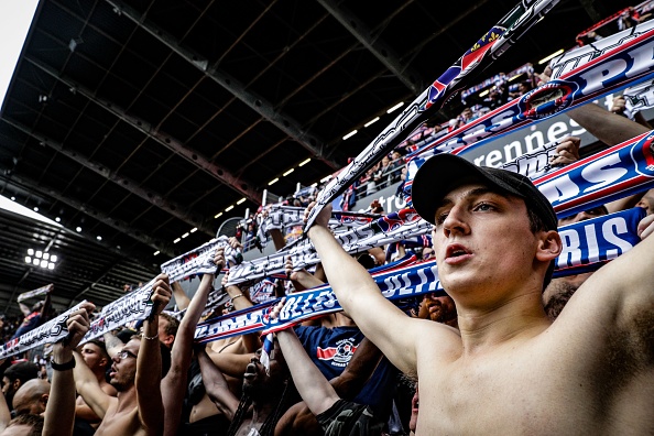 Les supporters Ultras du Paris Saint-Germain, lors d’un déplacement à Rennes au stade Roazhon Park, le 23 septembre 2018. (Photo GEOFFROY VAN DER HASSELT/AFP via Getty Images)