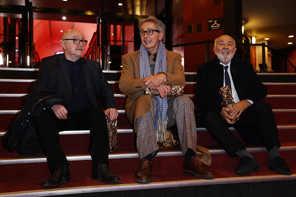 Michel Blanc, Thierry Lhermitte et Gérard Jugnot pour la 46 cérémonie des César à l'Olympia le 12 mars 2021. (Photo THOMAS SAMSON/POOL/AFP via Getty Images)