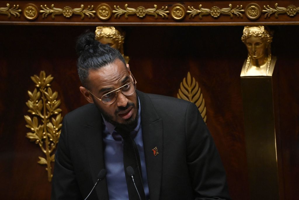 Un député souhaite supprimer l'expression "travailler au noir" du projet de loi de finances 2025