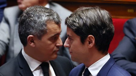 Attal et Darmanin préconisent la fin des 35 heures et privilégient la « valorisation du travail » plutôt que des hausses d’impôts