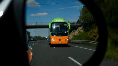 Un passager handicapé oublié sur une aire d’autoroute par le chauffeur d’un Flixbus