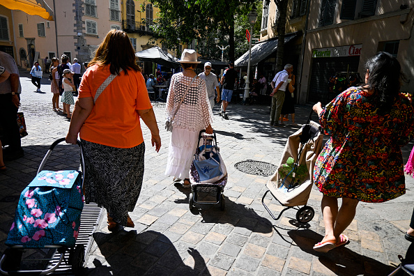 La consommation des ménages ralentit à 0,1% en septembre, selon l'Insee