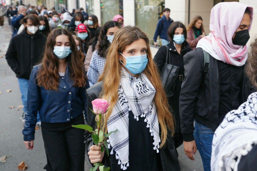 Mobilisation pro-palestinienne : la police est intervenue devant Sciences Po Paris pour déloger les manifestants