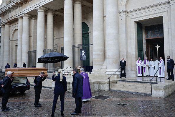 Les obsèques de Michel Blanc à l'église Saint-Eustache à Paris, le 10 octobre 2024. (Photo STEPHANE DE SAKUTIN/AFP via Getty Images)